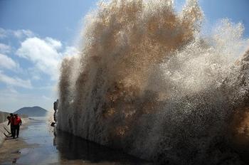 2013年最新新闻热点：台风“苏力”登陆 台湾1死21伤 浙江温州暴雨