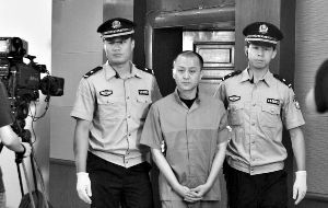 辩护律师认为长安街酒驾车祸案犯涉交通肇事罪