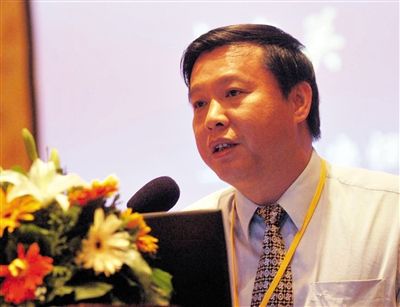 广东华美集团有限公司董事长张克强盐湖投资案犯单位行贿罪，一审被判4年。