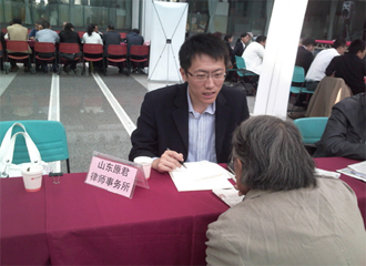 薛笑律师1副本.jpg